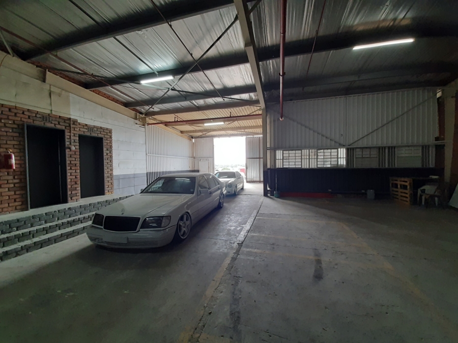To Let Commercial Property for Rent in Wilsonia Eastern Cape